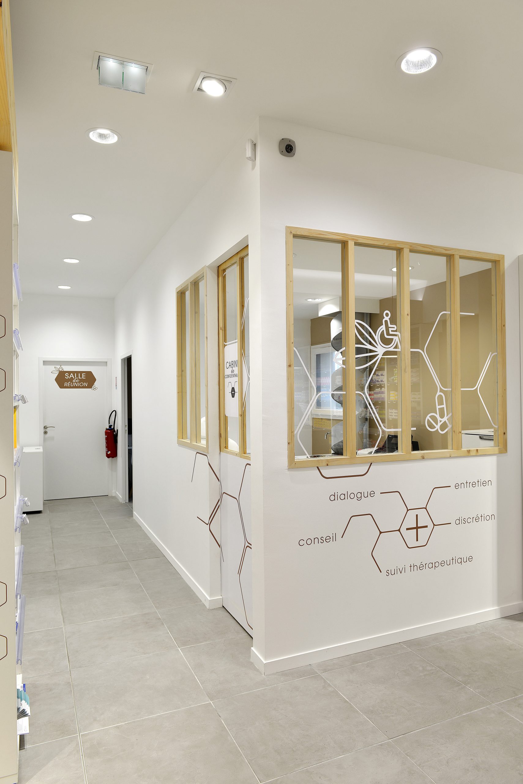 campagne de vaccination en pharmacie cabine de confidentialité