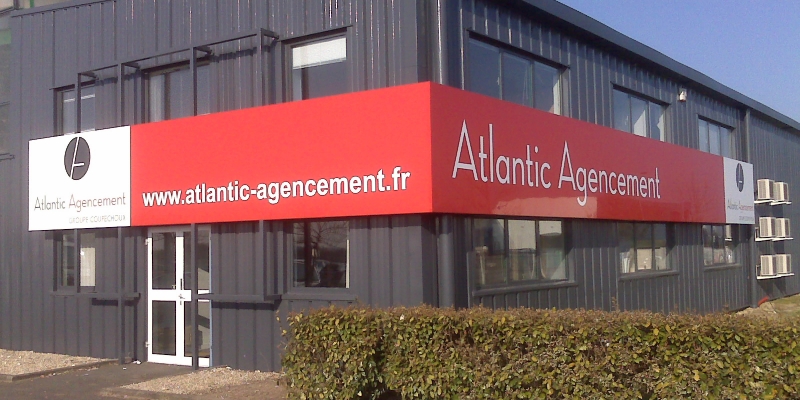 Photo qui montre une usine de fabrication Atlantic Agencement à Machecoul