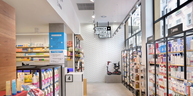 Photo qui montre l'intérieur d'une pharmacie en Espagne