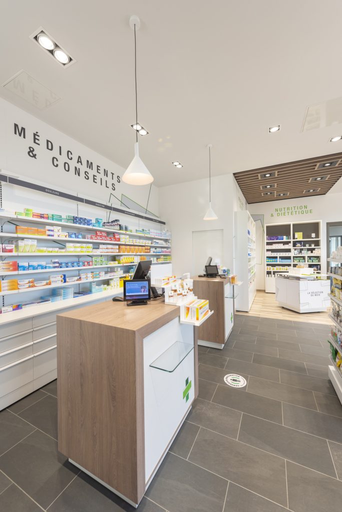 Comptoir moderne et espace santé accueillant – Pharmacie du Levant – La Pâla