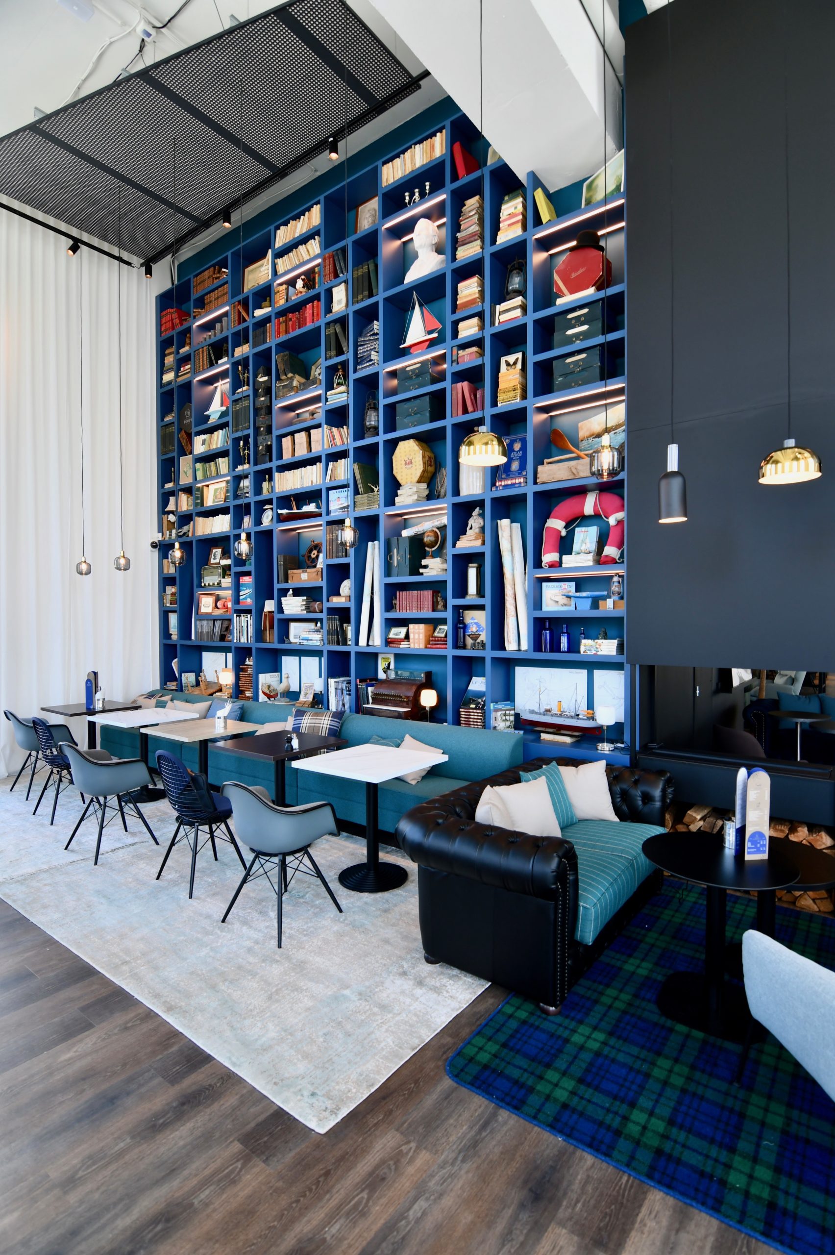 Secteur Hôtellerie. Mobilier bois sur mesure Mobil M Agencement