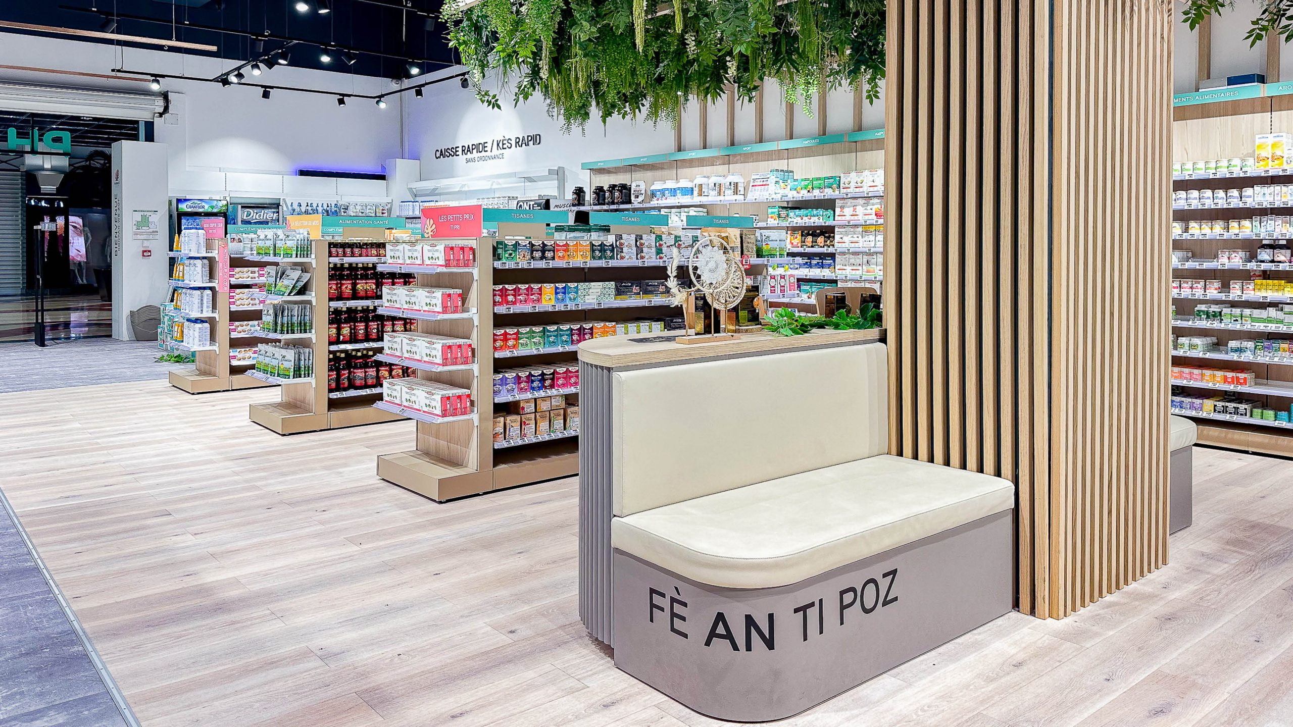 Coins d’attente confortables et espaces de respiration pour enrichir l’expérience client.