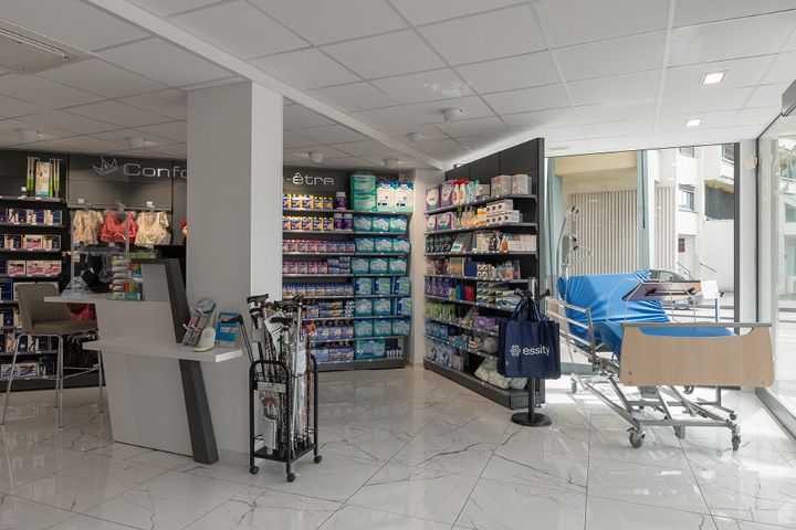 Corner dédié à l’expertise orthopédie et médecines douces, positionné au cœur du parcours client.