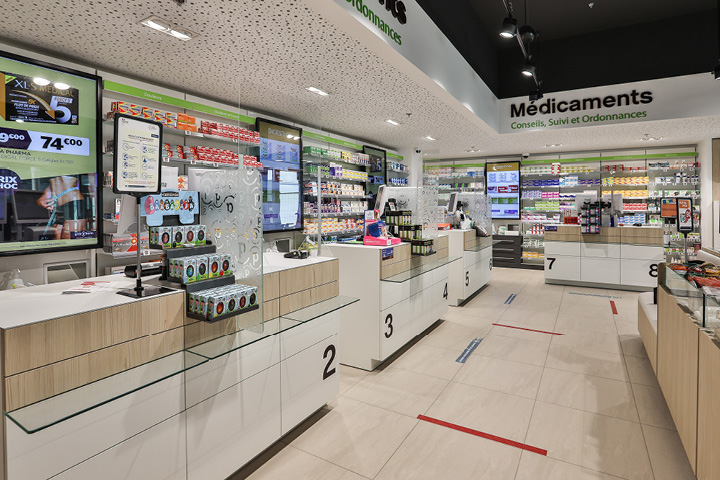 Comptoirs : postes de vente et conseil avec mobilier sur-mesure et signalétique visuelle.