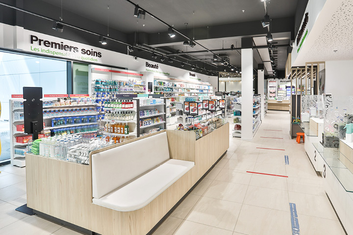 Espace attente : zone confortable pour patienter, intégrée au parcours.