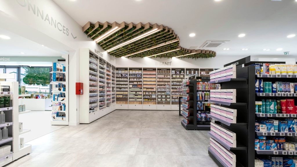Vue générale de l’espace agencé, optimisant le parcours client et la visibilité des produits.