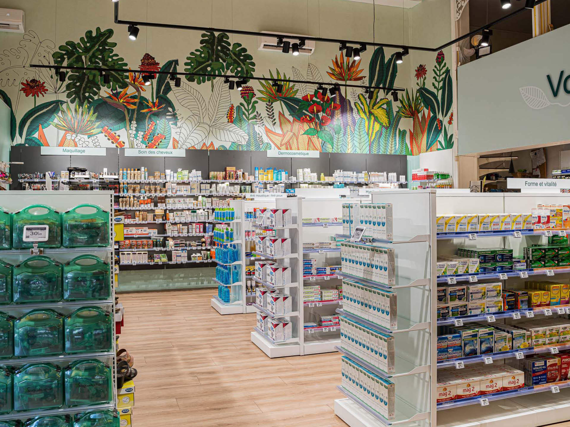 Espace de vente – Vue générale de l’espace de vente modernisé avec un agencement fluide et lumineux.