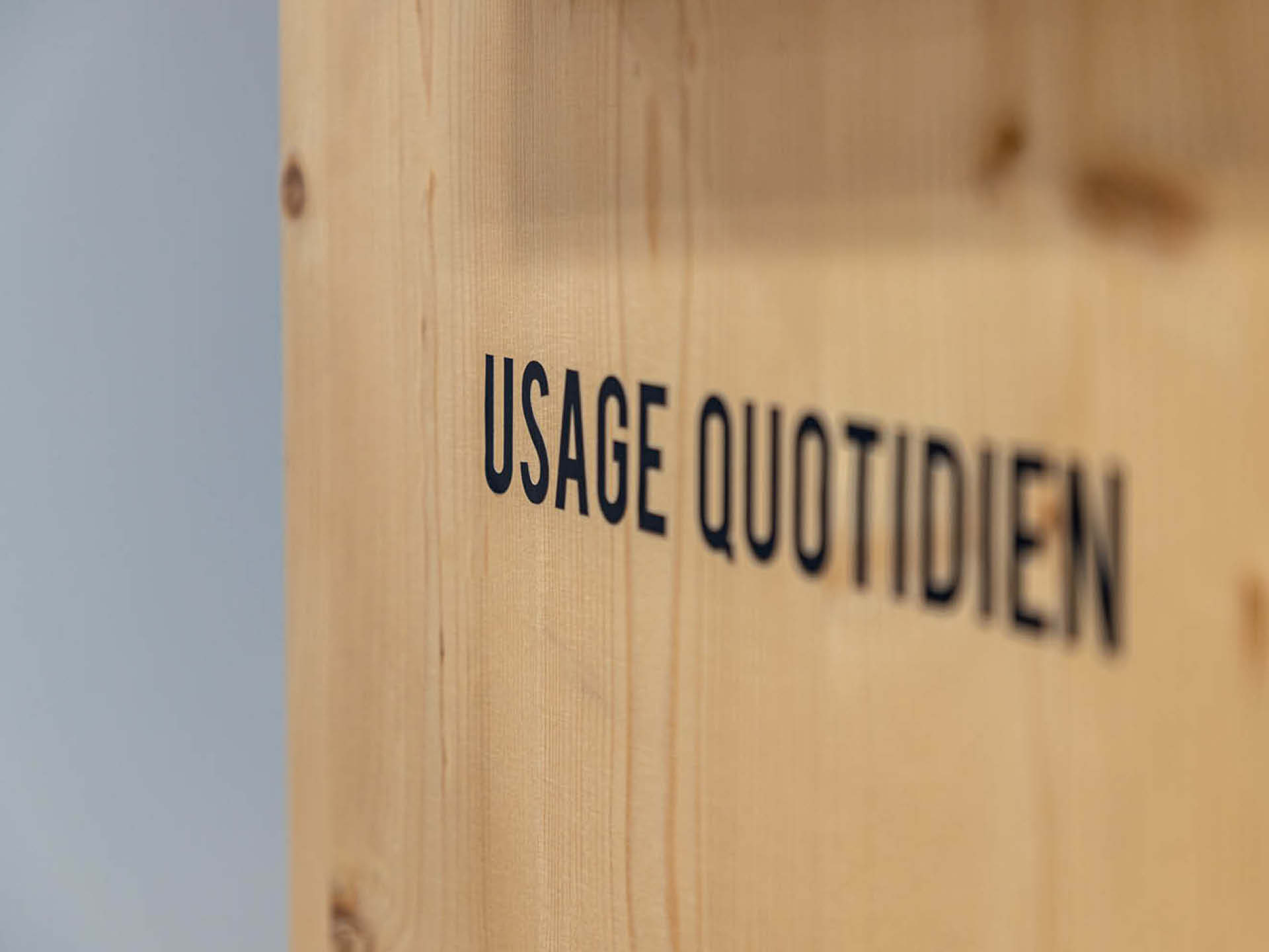 Signalétique et éléments graphiques représentant l’identité du groupement Giphar au sein de la Pharmacie de Saint-Joseph