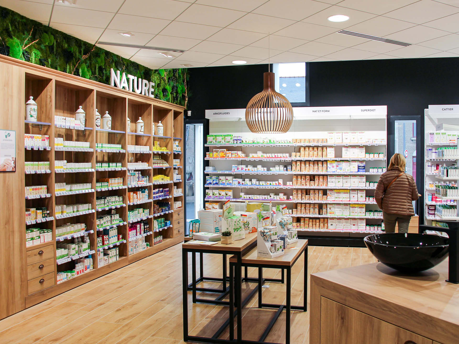 Espace nature au sein de l'aménagement de la pharmacie.