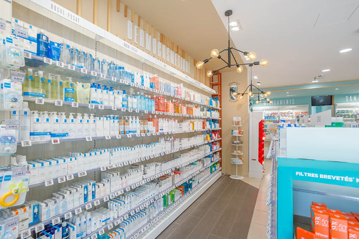 Espace de vente optimisé avec mobilier sur-mesure, gondoles SLIM et linéaires SPARKLE pour un parcours client fluide.