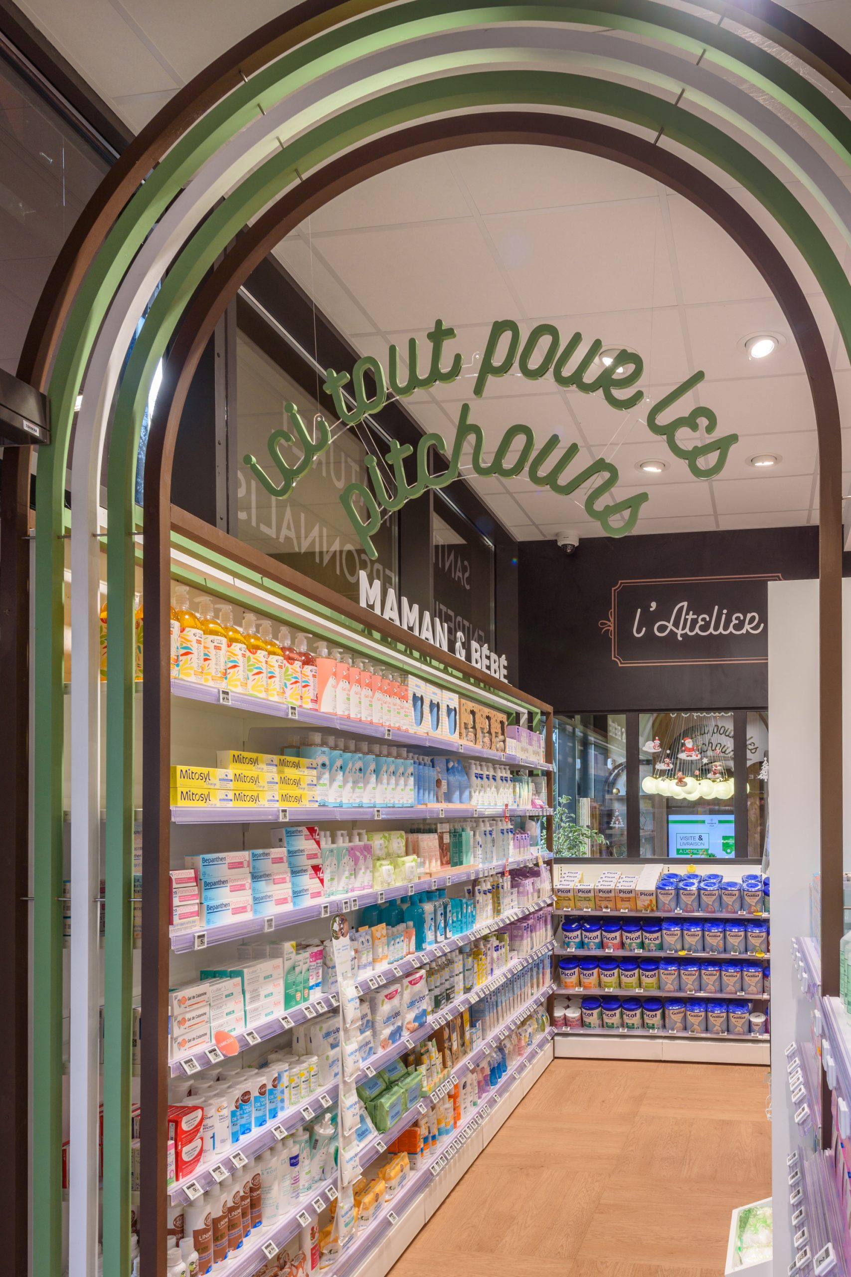 Espace bébé et maman dans la pharmacie du Stade.