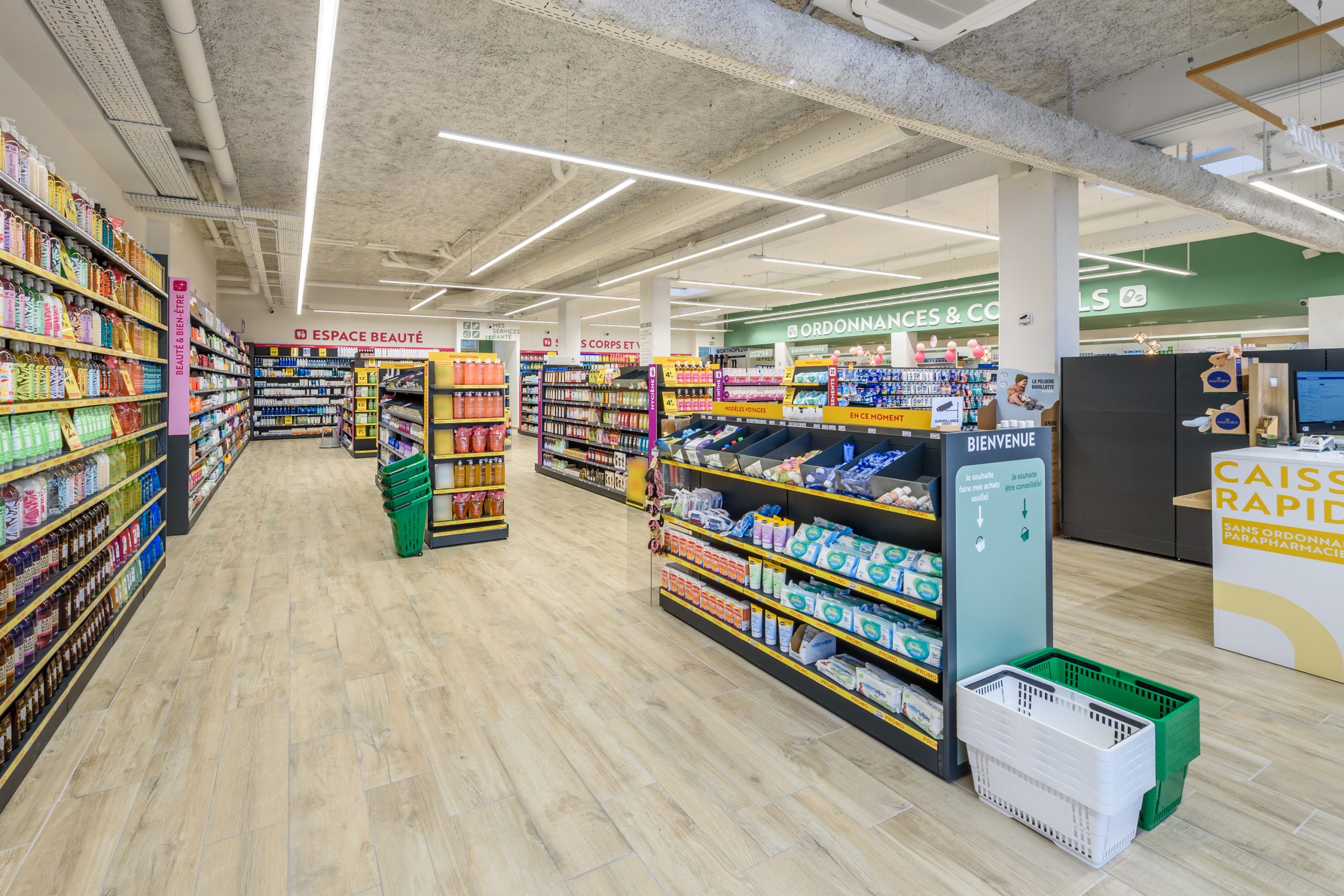 Vue globale de la pharmacie Malepère.