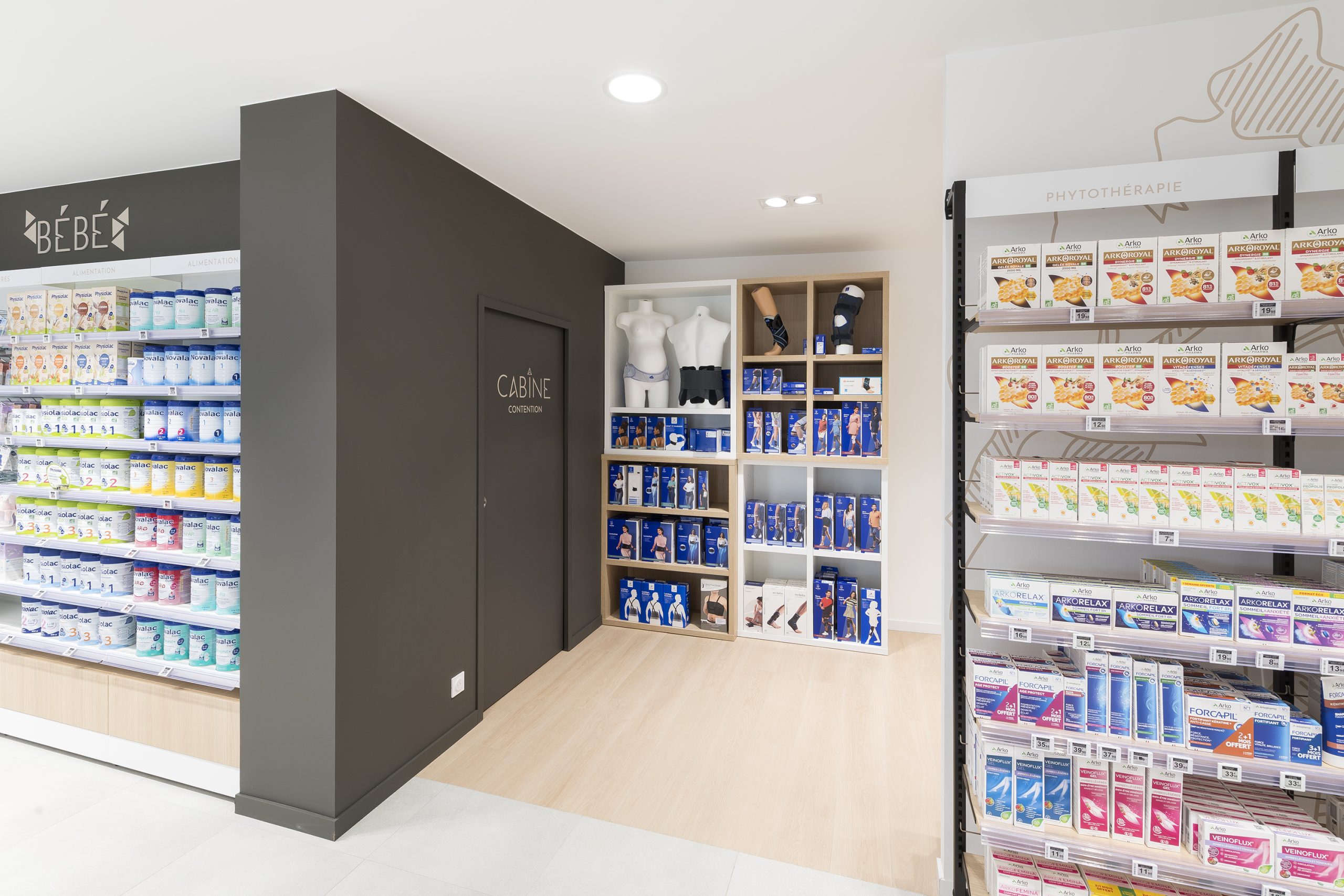 Cabine de contention et Orthopédie dans la pharmacie Beauvais.