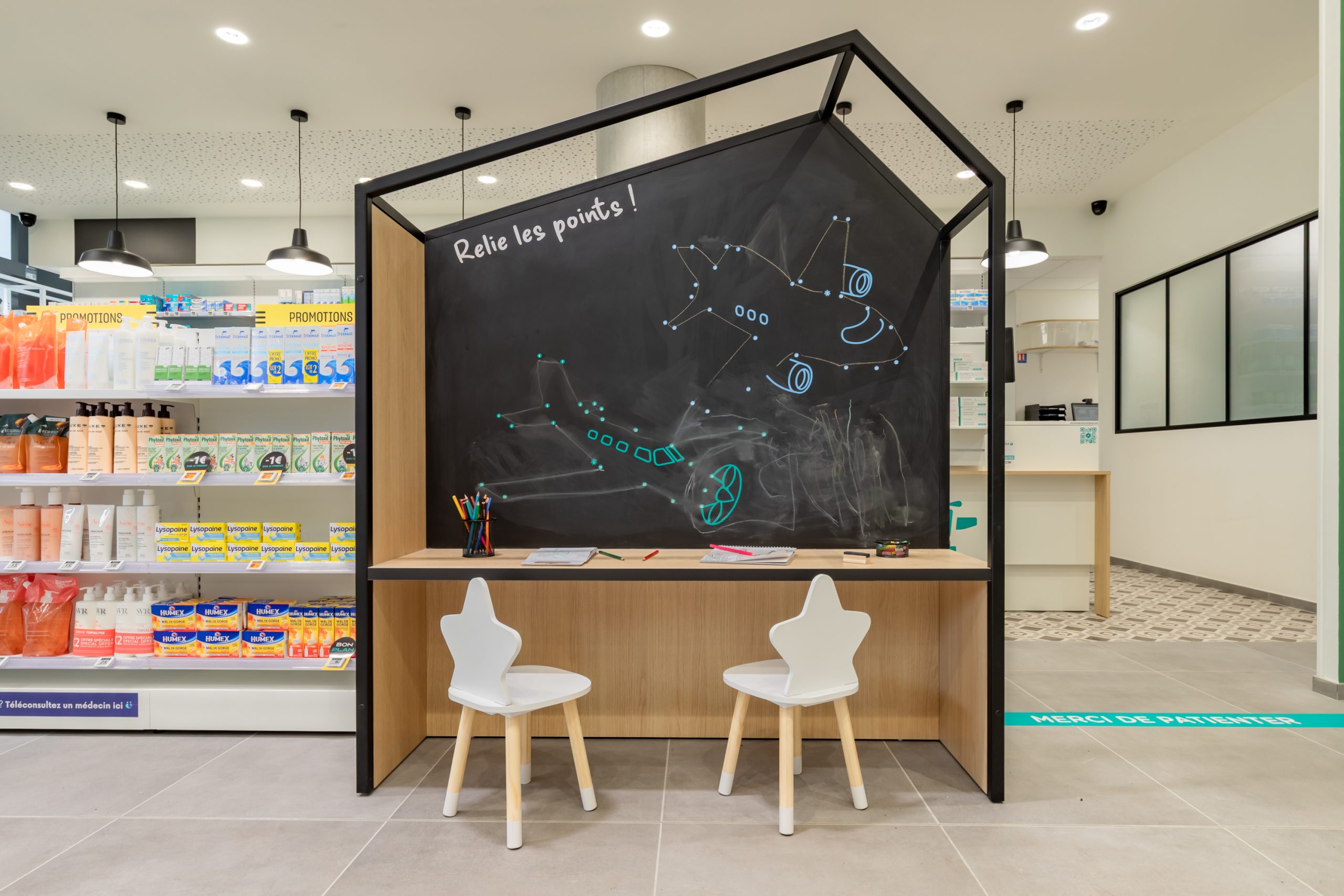 Espace pour les enfants, matériaux nobles, bois.