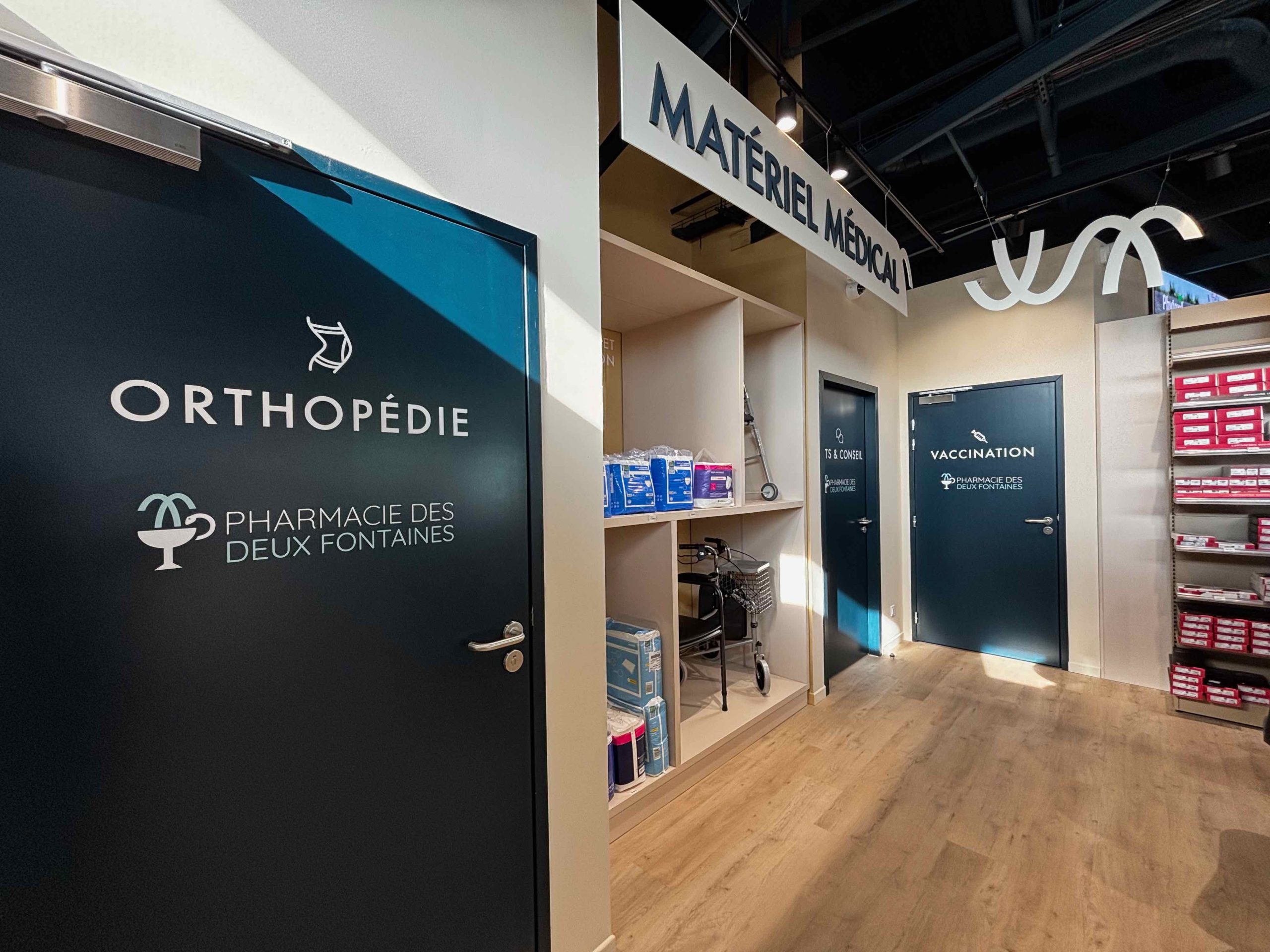 Cabines intégrant les nouvelles missions du pharmacien. Matériel médical.