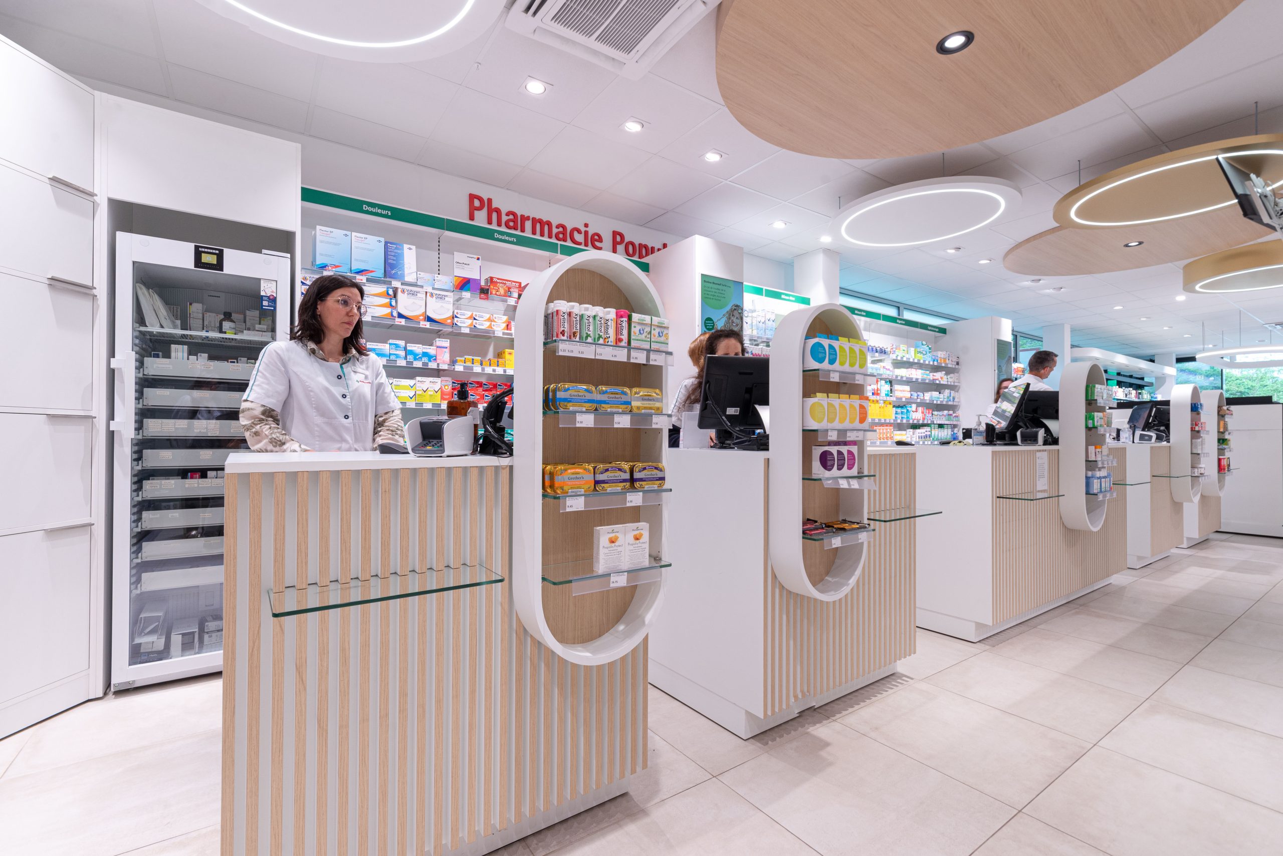 Pharmacie Populaire Grosclaude : comptoirs