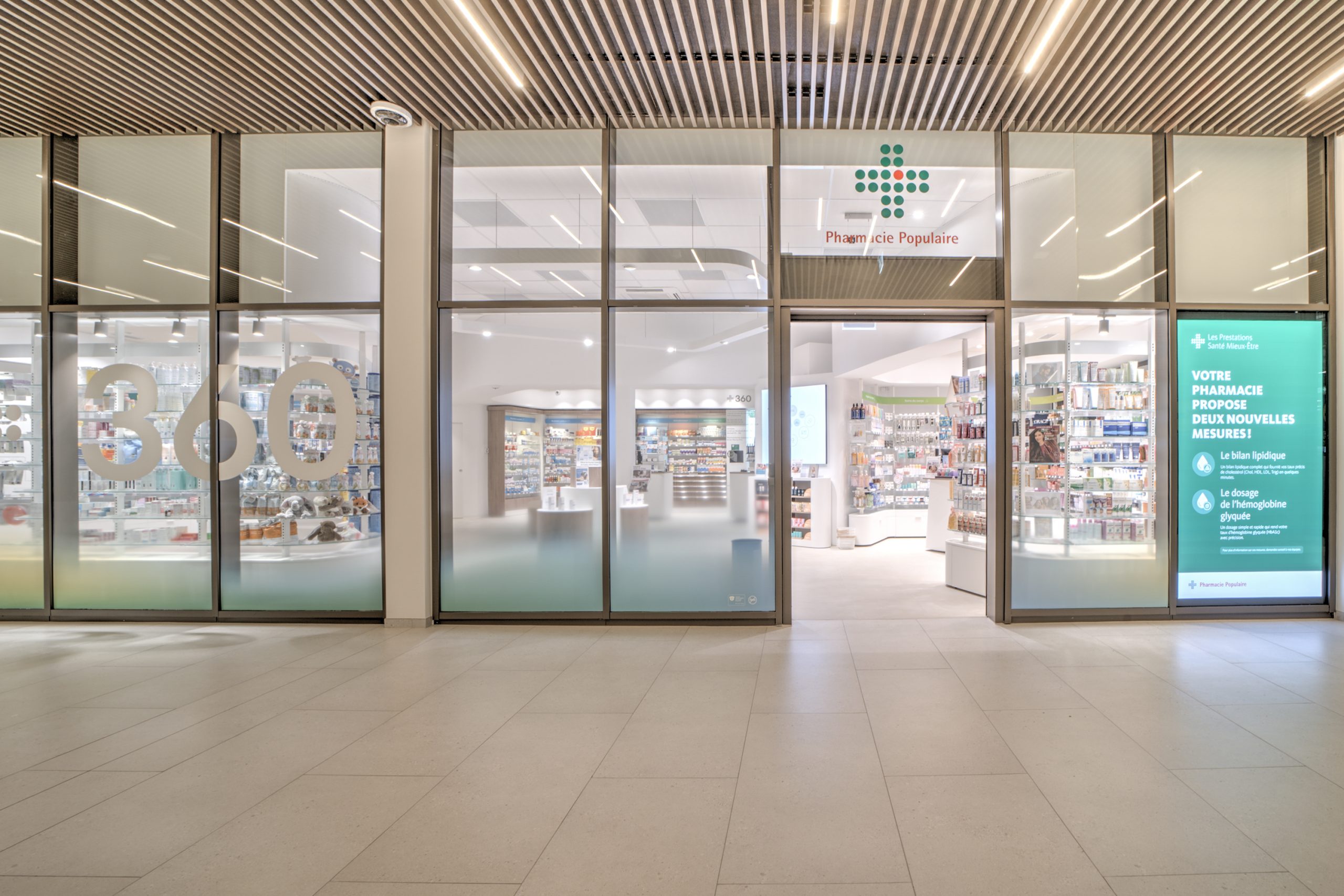 Pharmacie Populaire Concorde - Vitrine entree