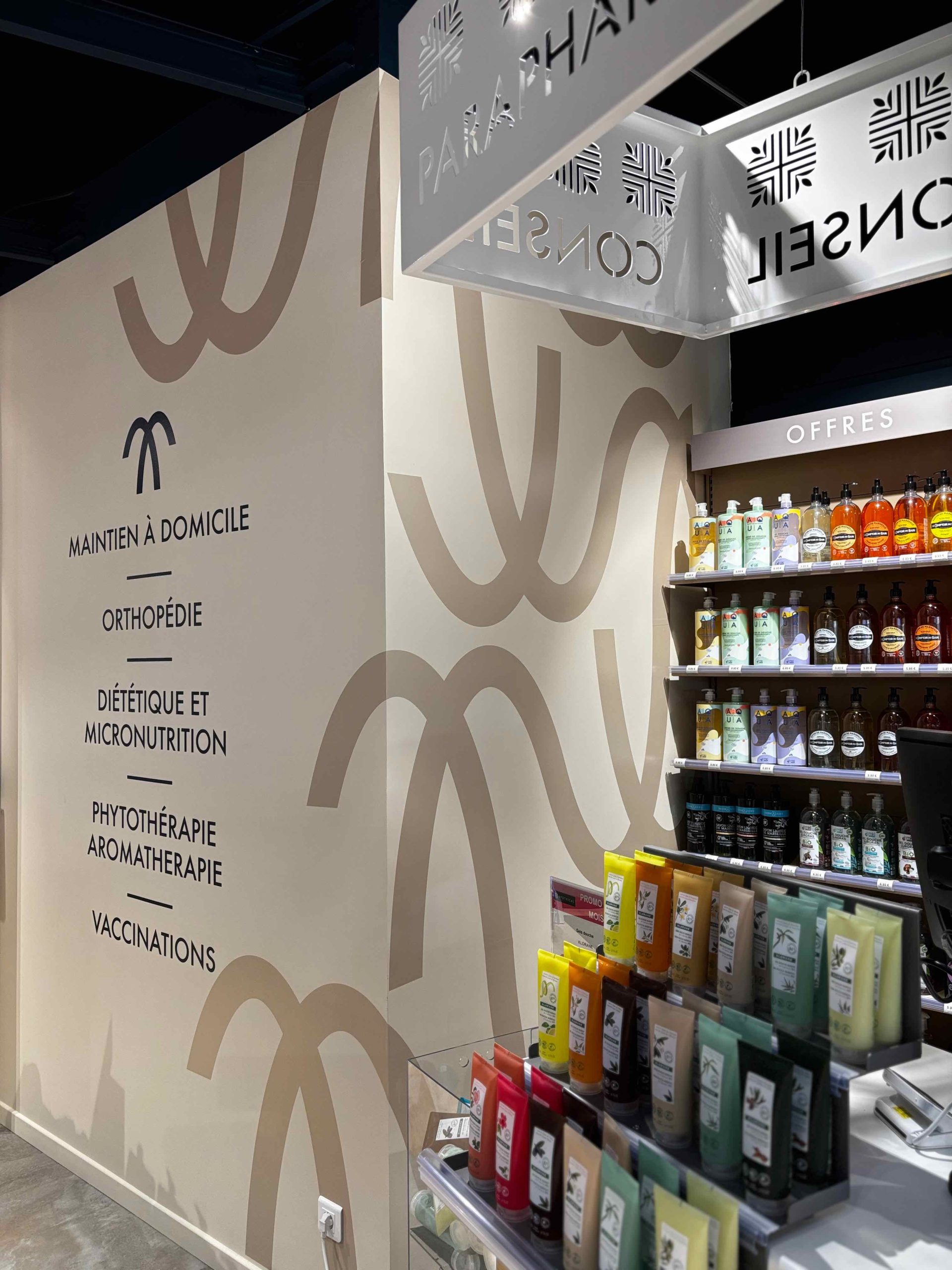 Pharmacie des Deux Fontaines, spécialités santé et rayon phytothérapie.