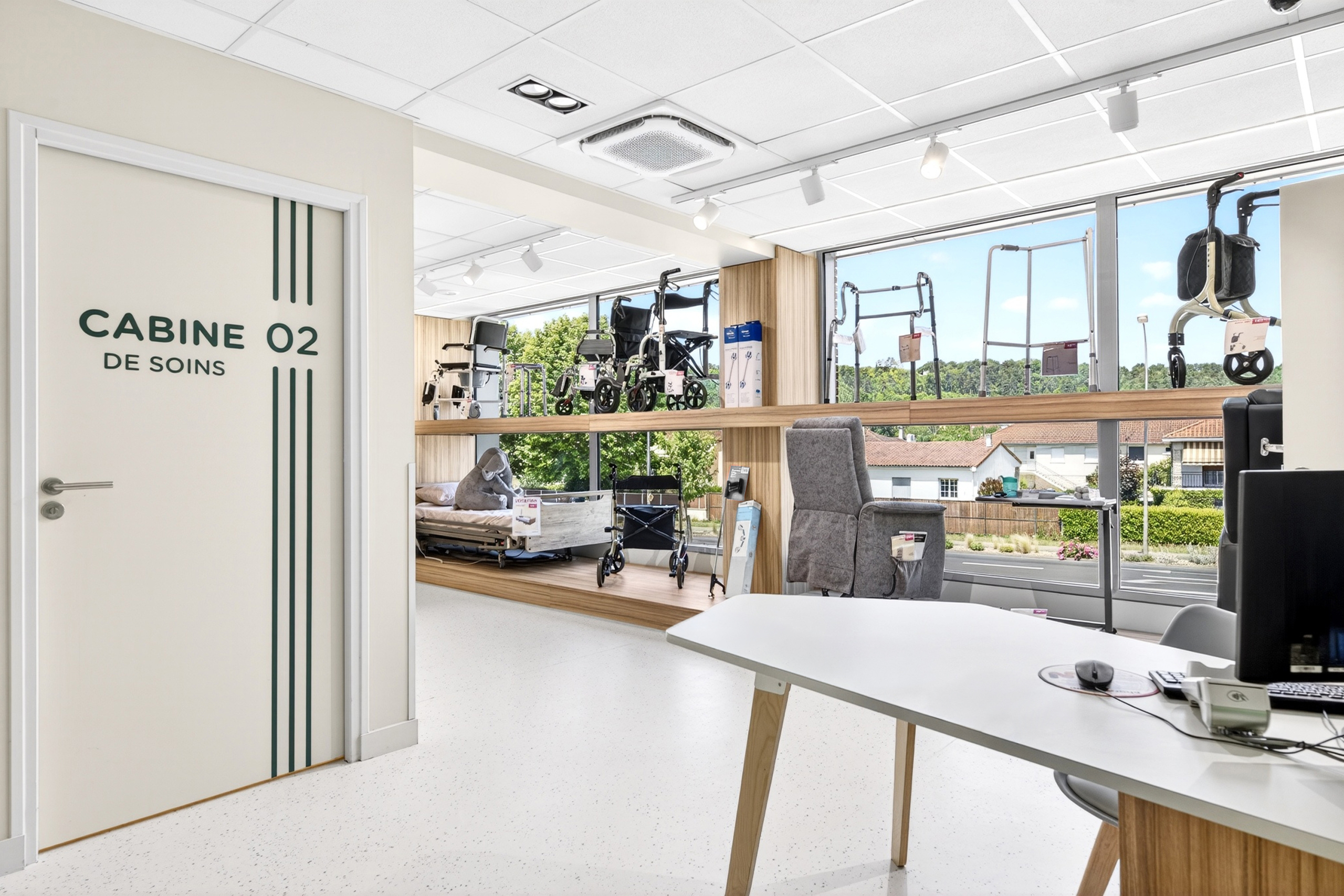 Cabine de soins privée de la Pharmacie Les Garennes pour entretiens pharmaceutiques.