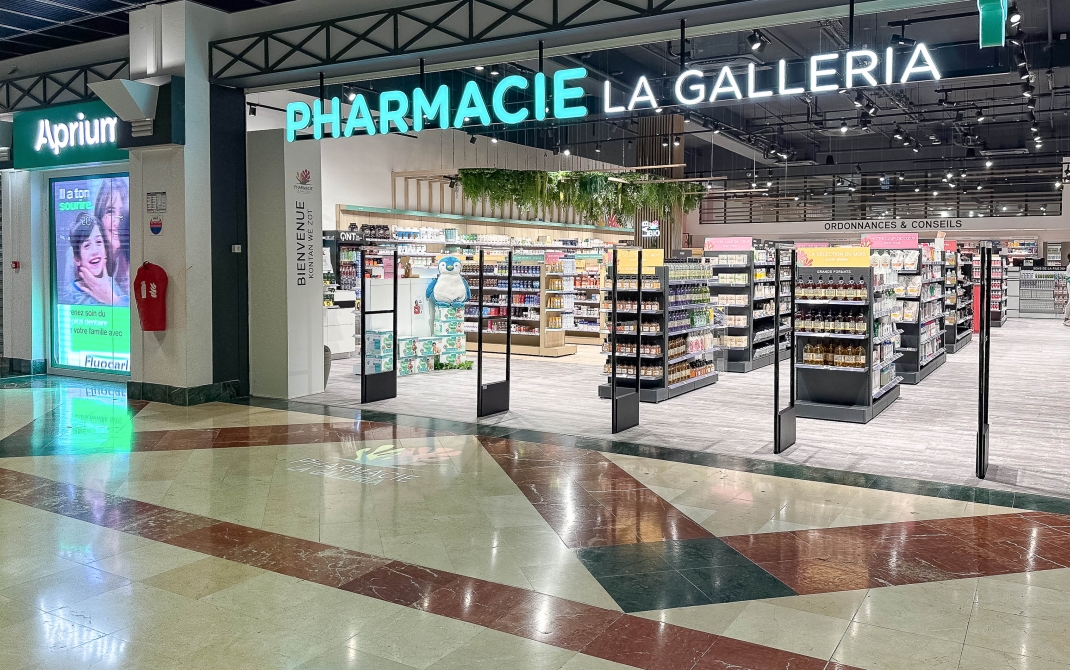 Entrée pharmacie portique de sécurité