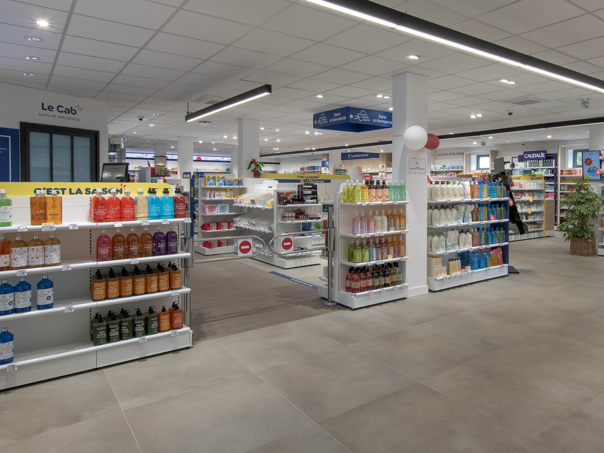 Pharmacie de Saint-Pierre front office 