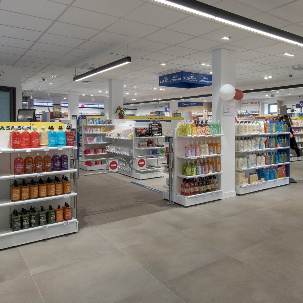 Pharmacie de Saint-Pierre front office 