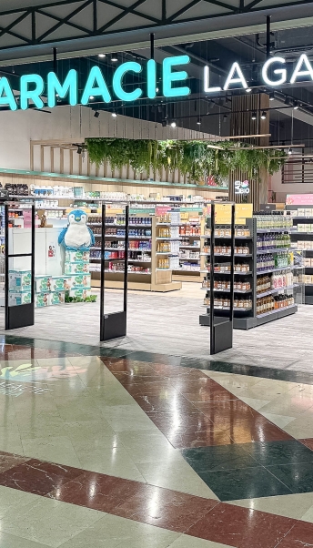 Pharmacie La Galleria en Martinique - Design Unique et Parcours Client Optimisé